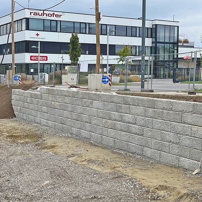 Stützmauer bei Dennree mit dem SW-Stützwandsystem